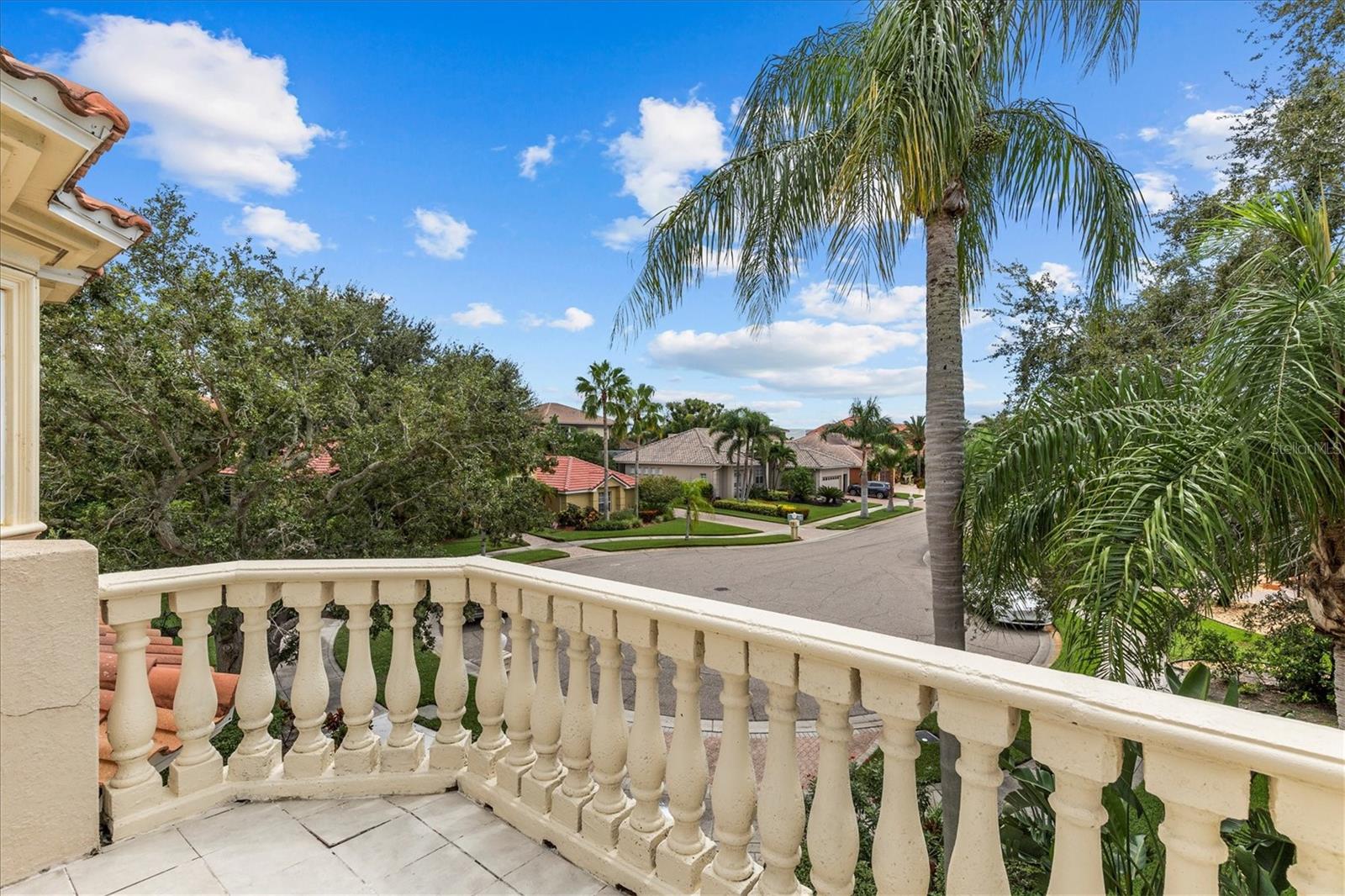 5914 LA ROSA LN — photo 39