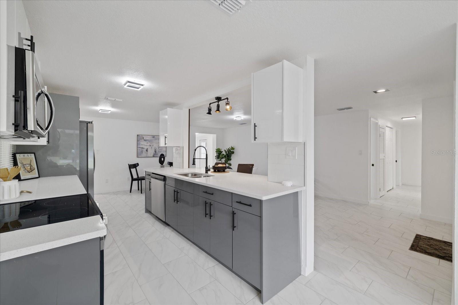 110 VIRGINIA AVE — photo 10