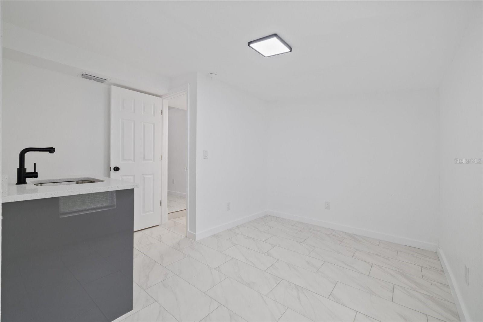 110 VIRGINIA AVE — photo 15