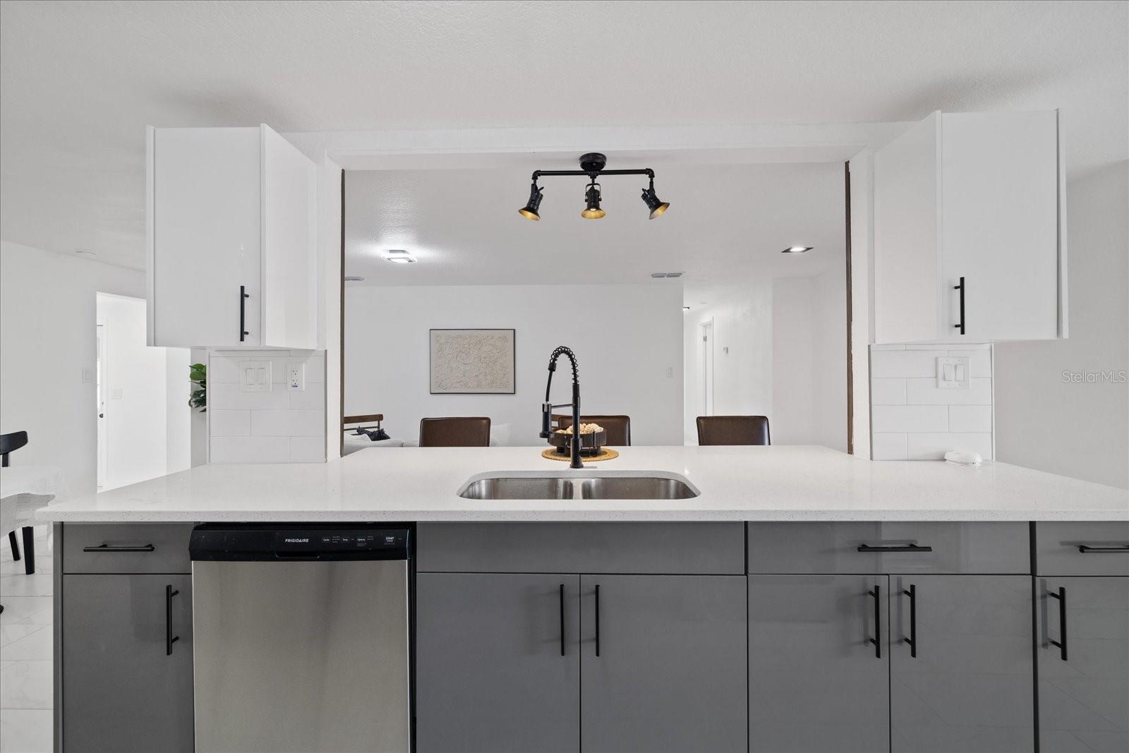 110 VIRGINIA AVE — photo 11