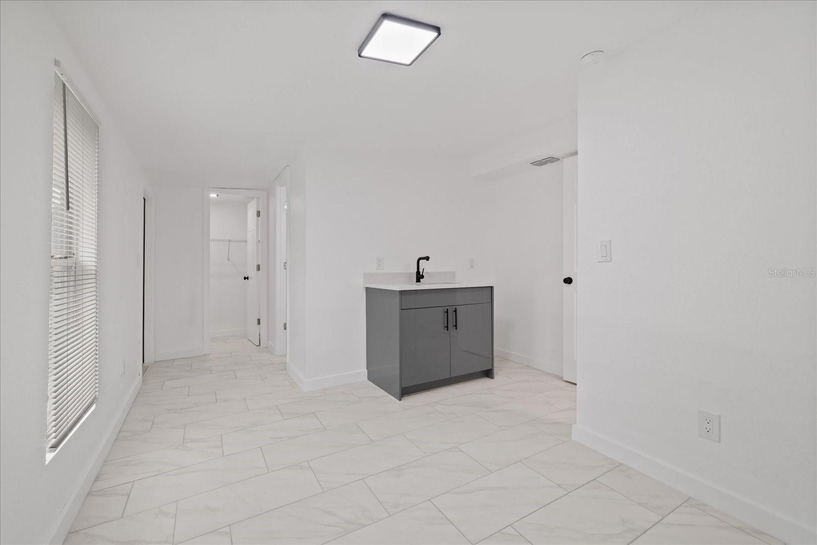 110 VIRGINIA AVE — photo 16