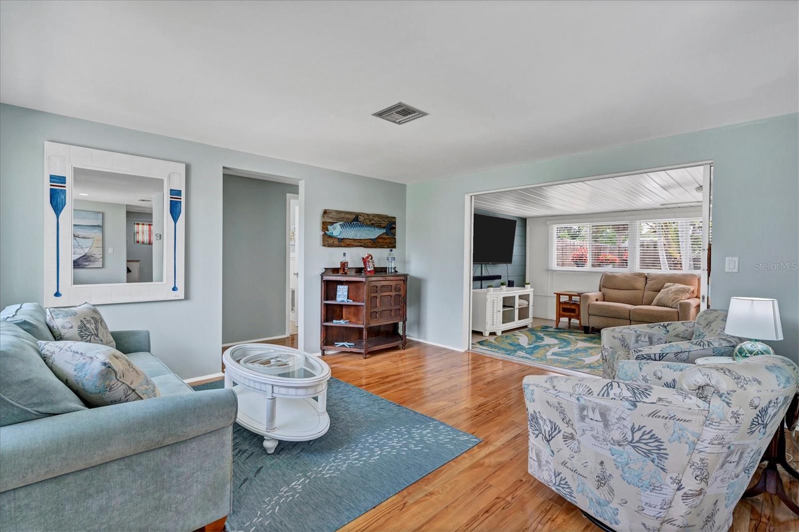 401 LEACH ST — photo 8