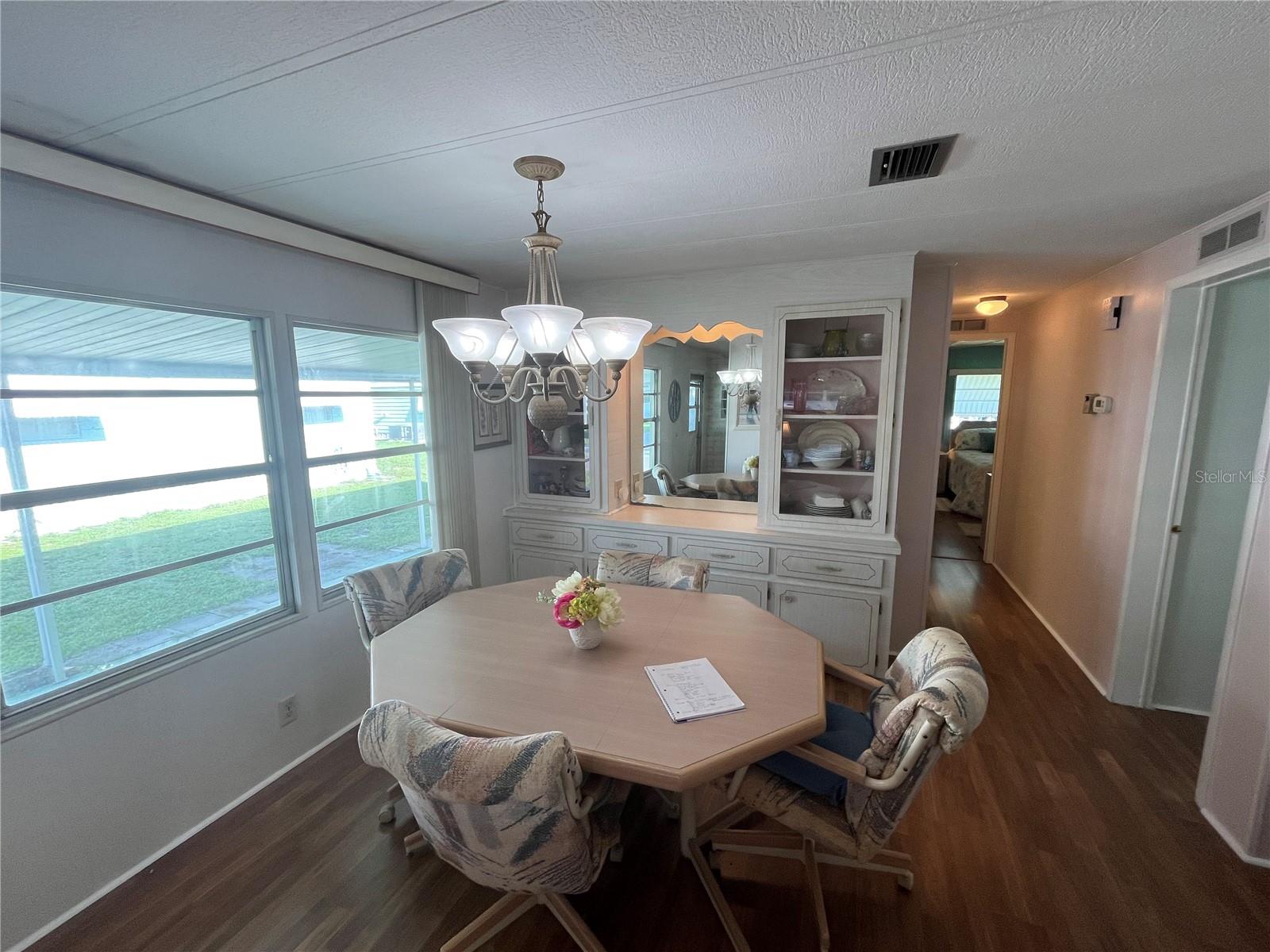 423 CERVINA DR — photo 13