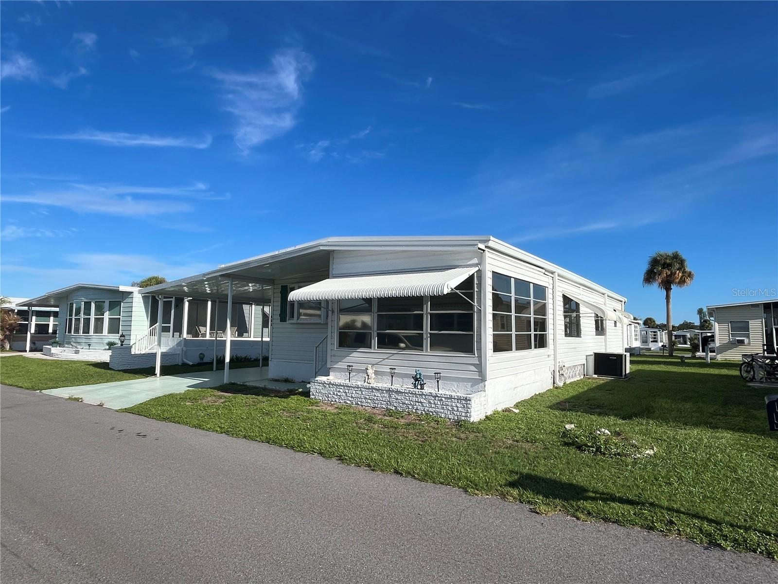 423 CERVINA DR — photo 2
