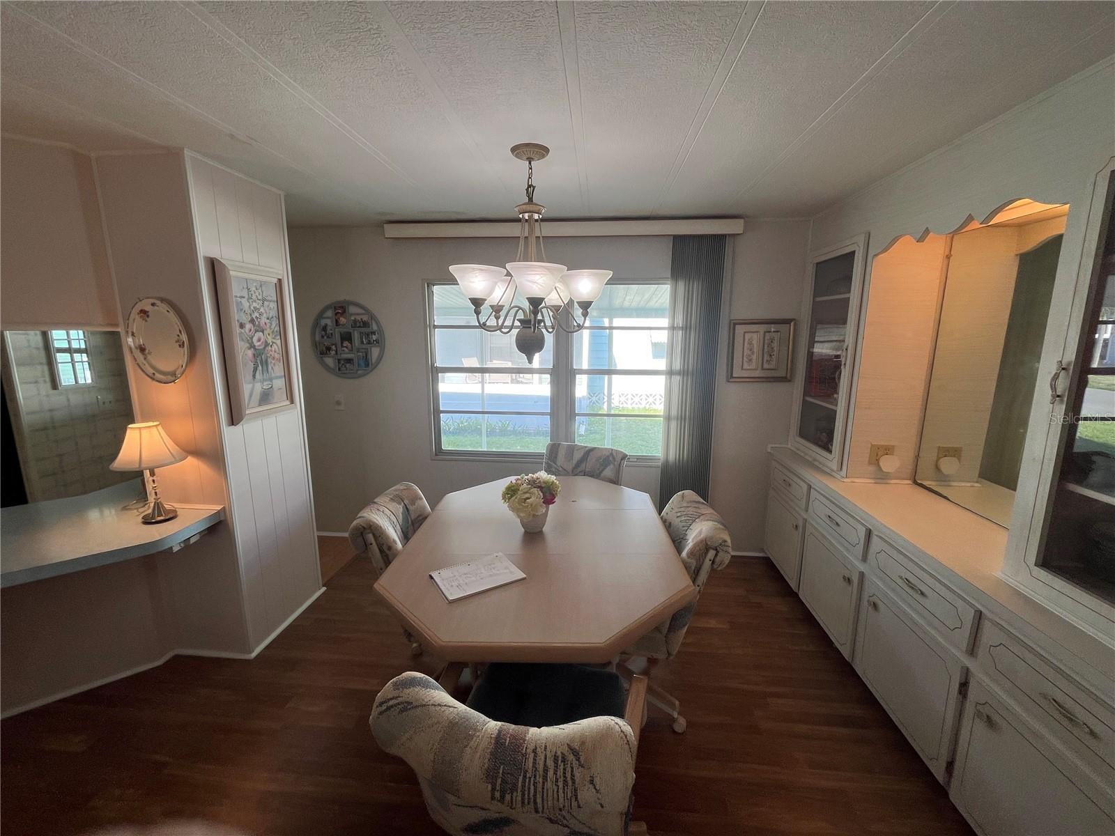 423 CERVINA DR — photo 12