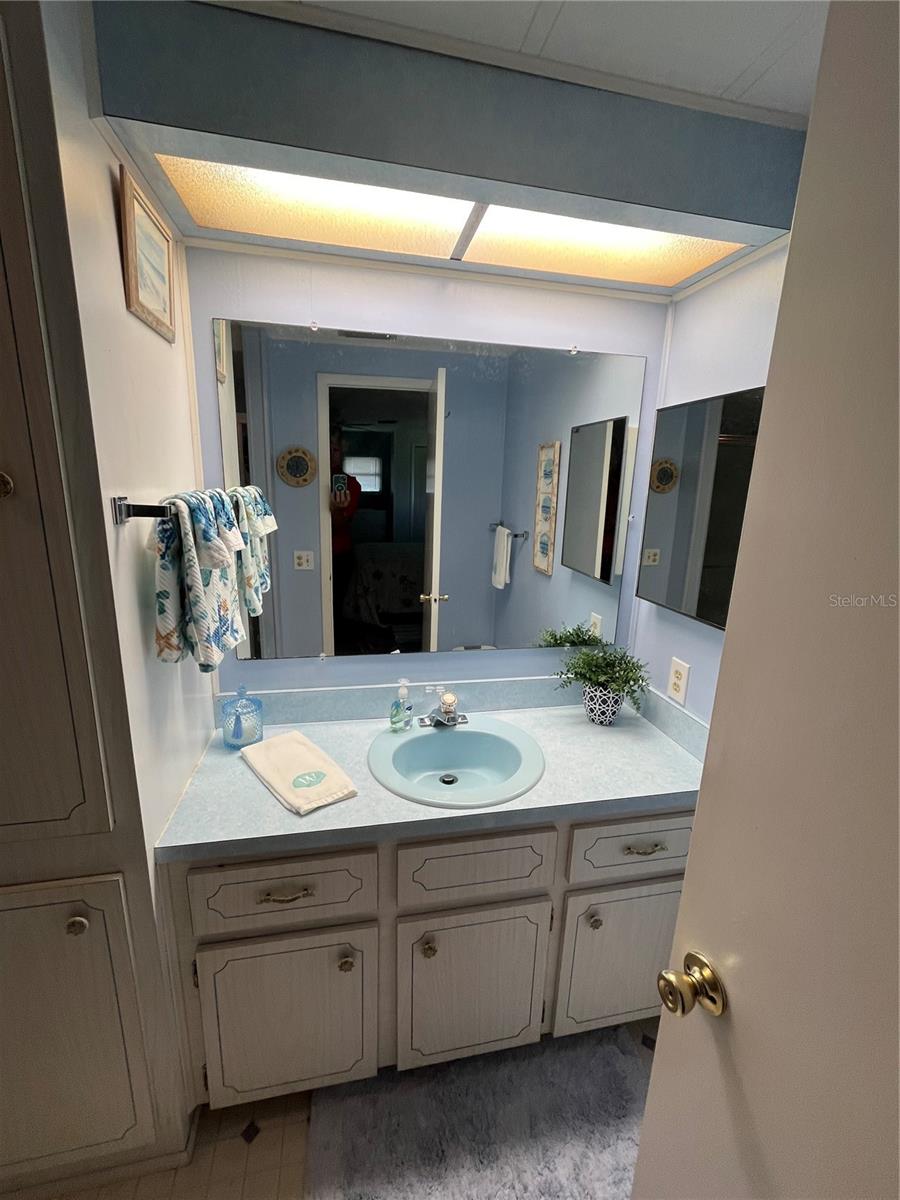 423 CERVINA DR — photo 34