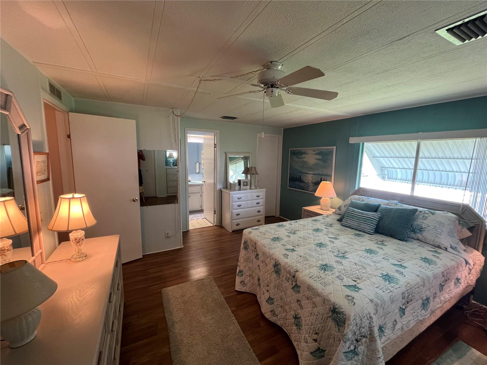 423 CERVINA DR — photo 31