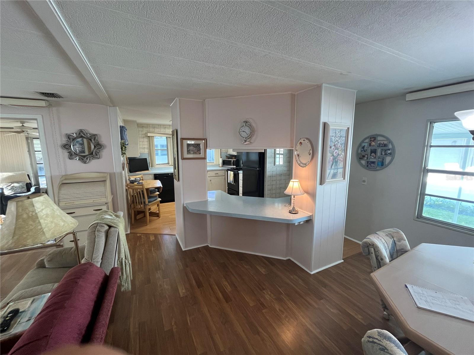 423 CERVINA DR — photo 11