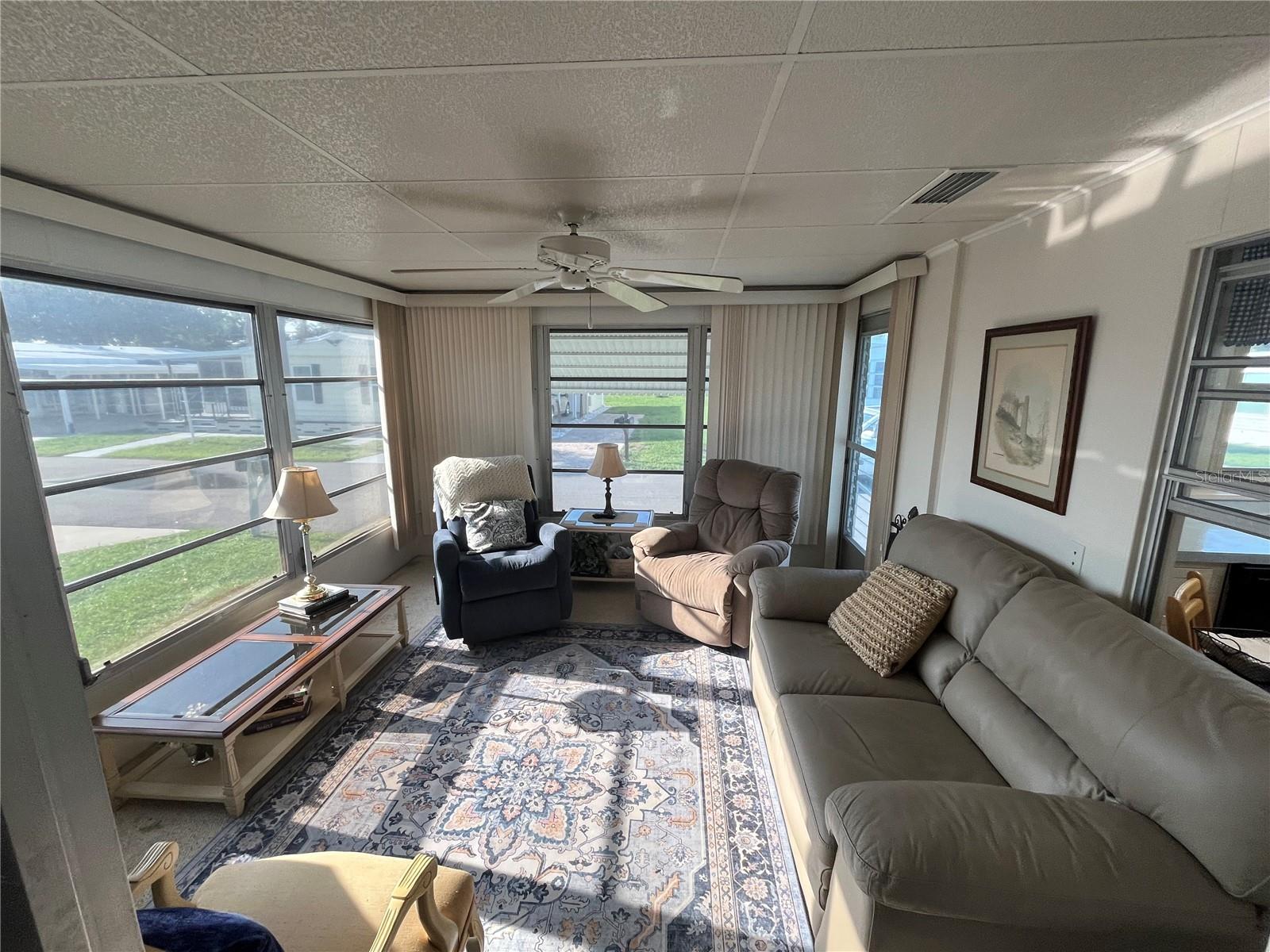 423 CERVINA DR — photo 21