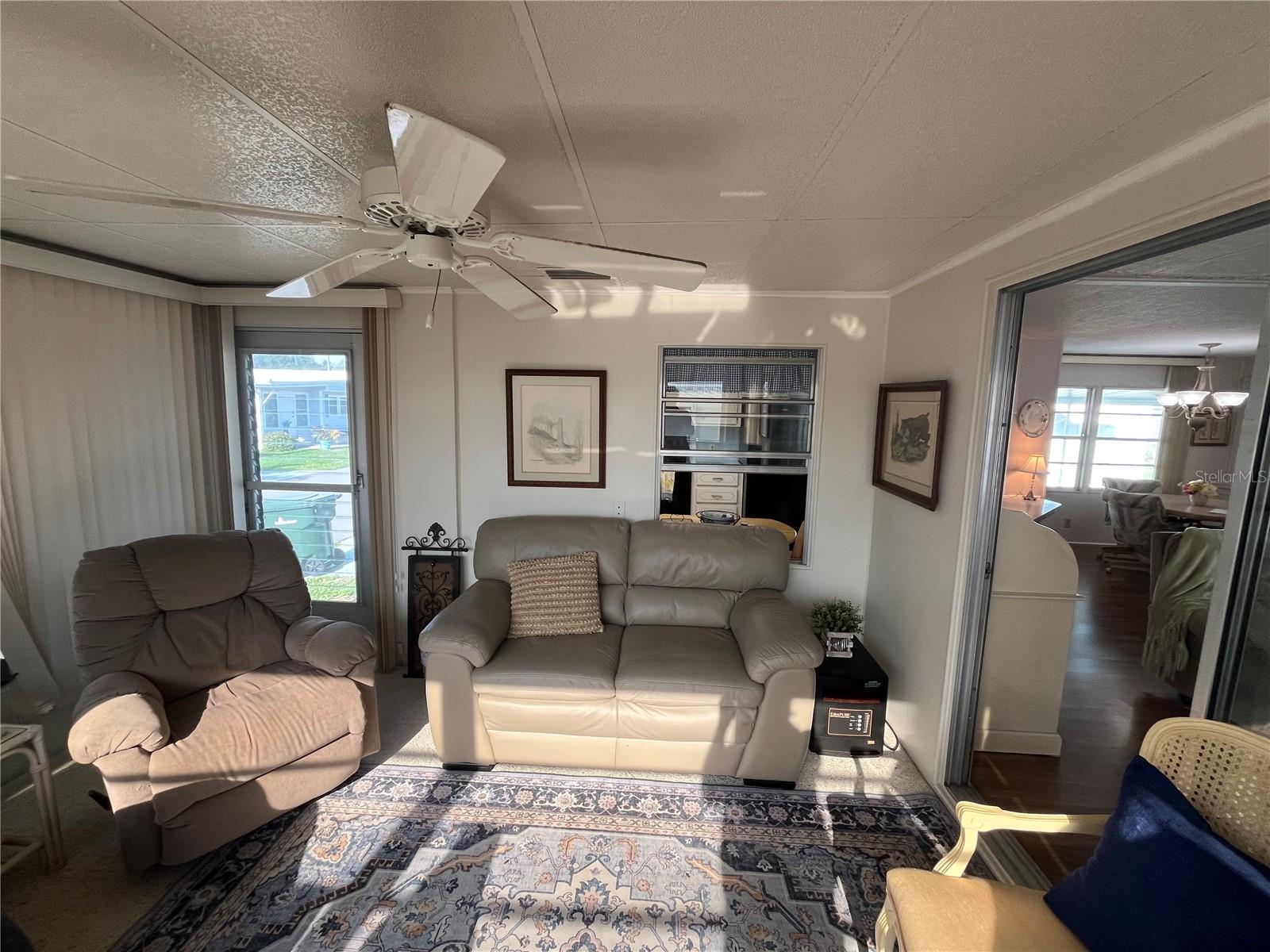 423 CERVINA DR — photo 23