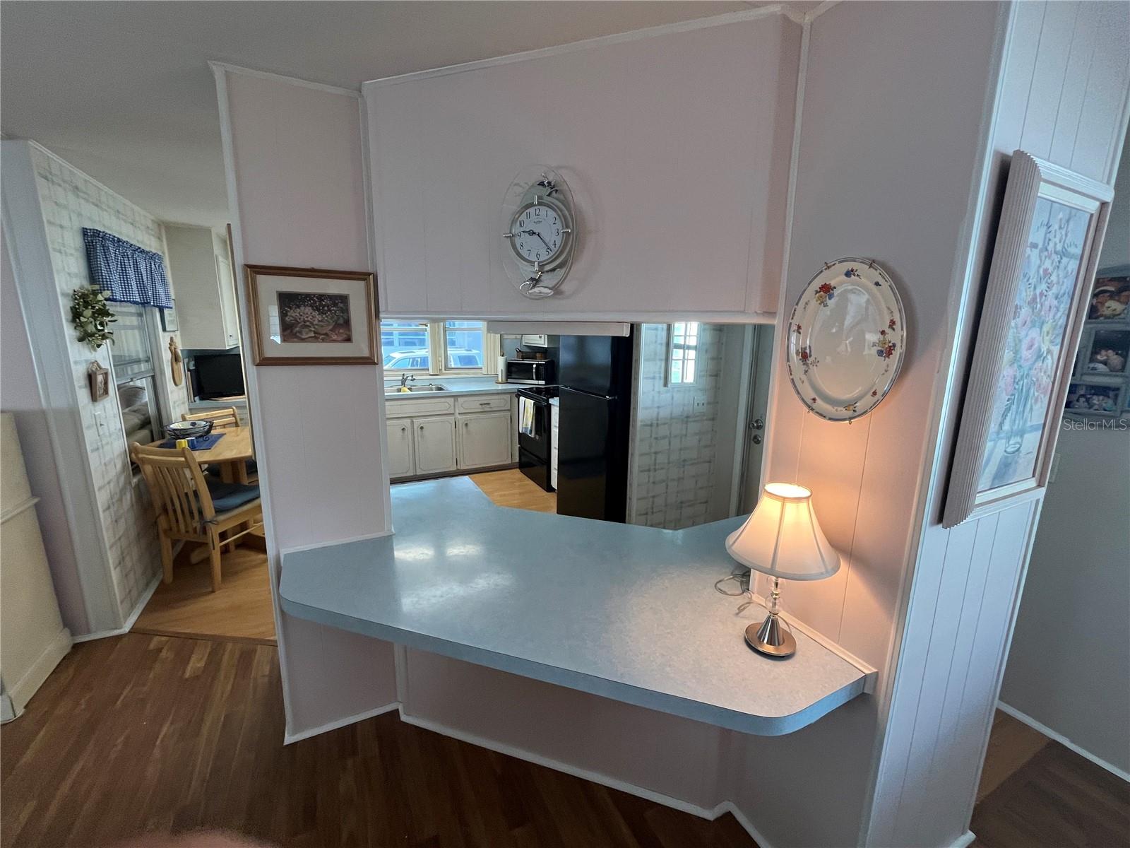 423 CERVINA DR — photo 14