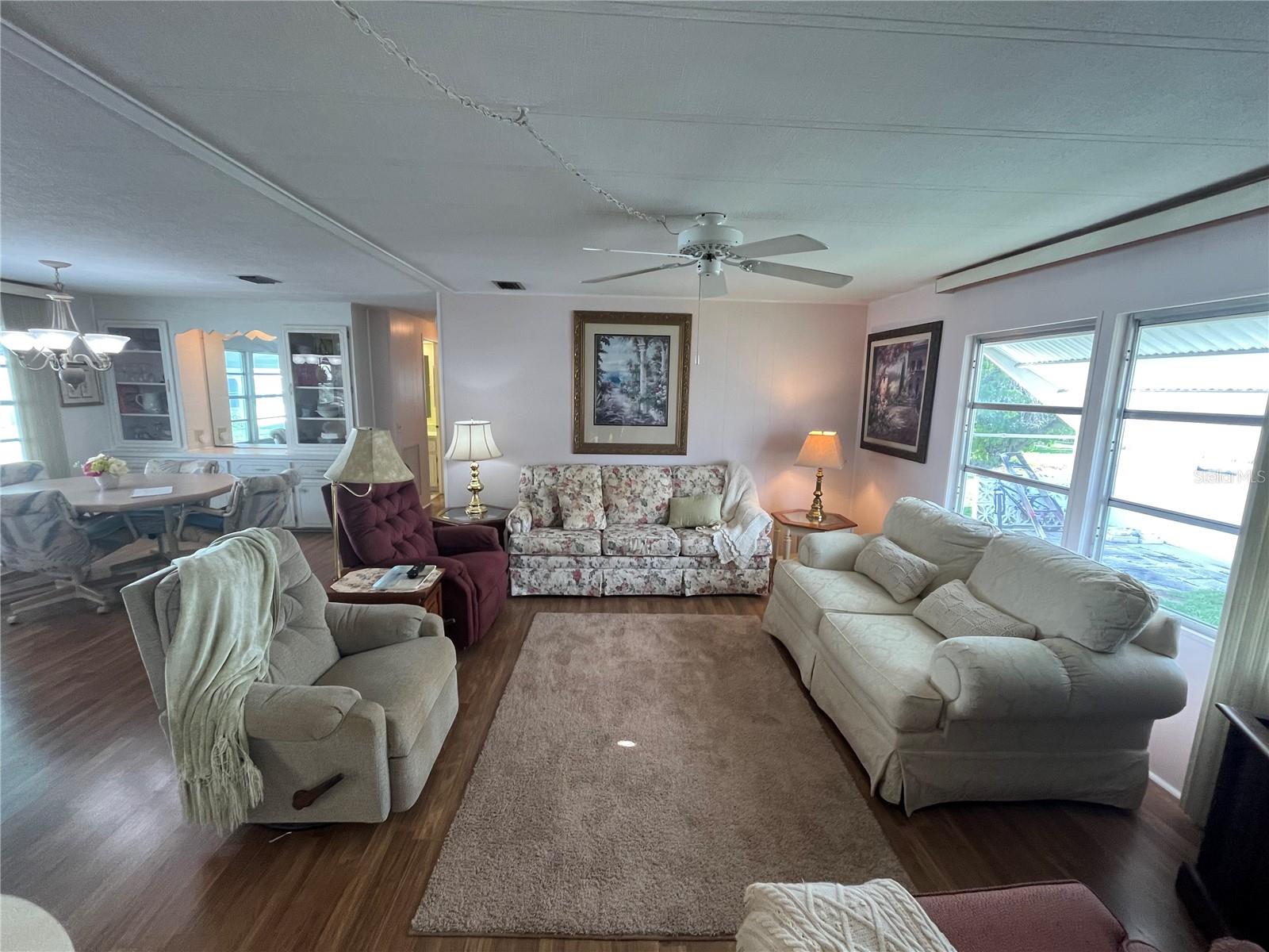 423 CERVINA DR — photo 6