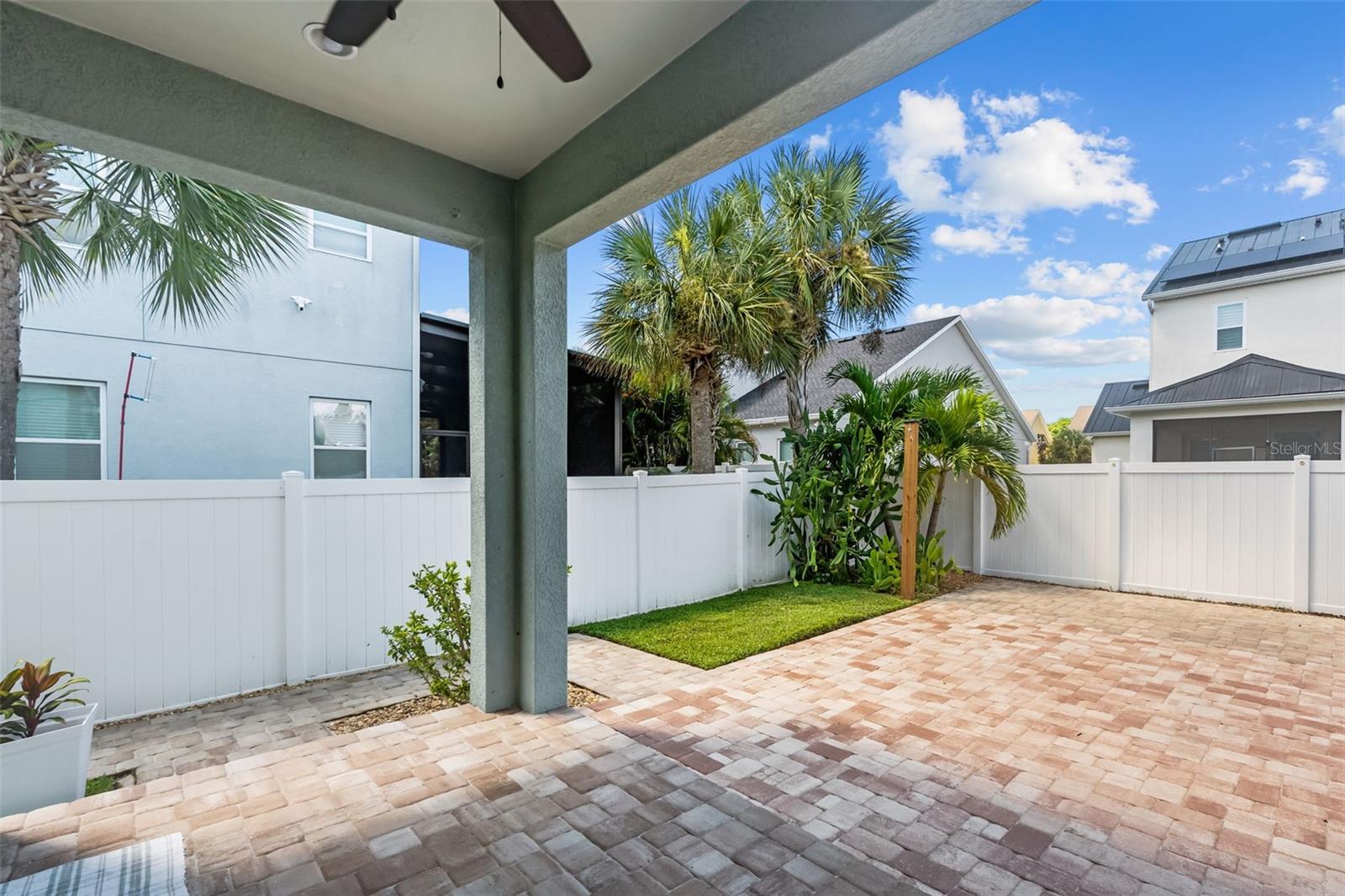 7611 S DESOTO ST — photo 42