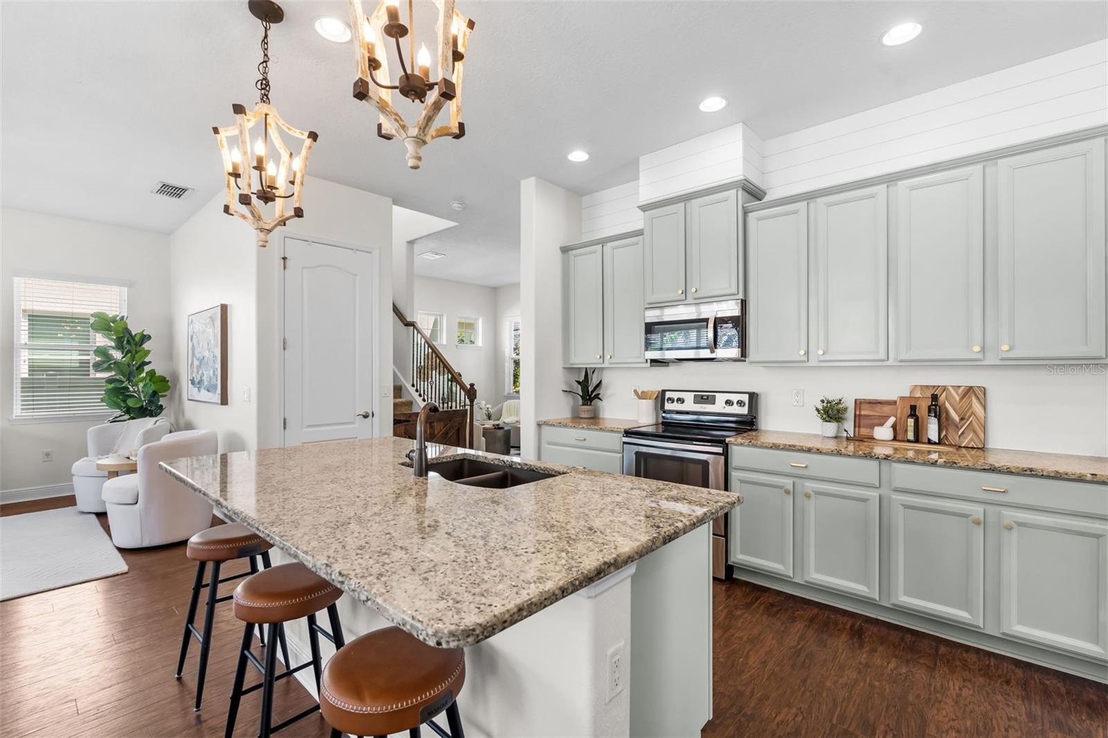 7611 S DESOTO ST — photo 10