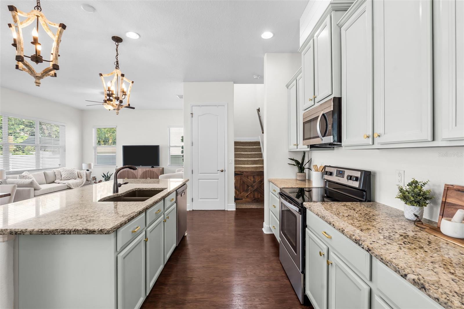 7611 S DESOTO ST — photo 12