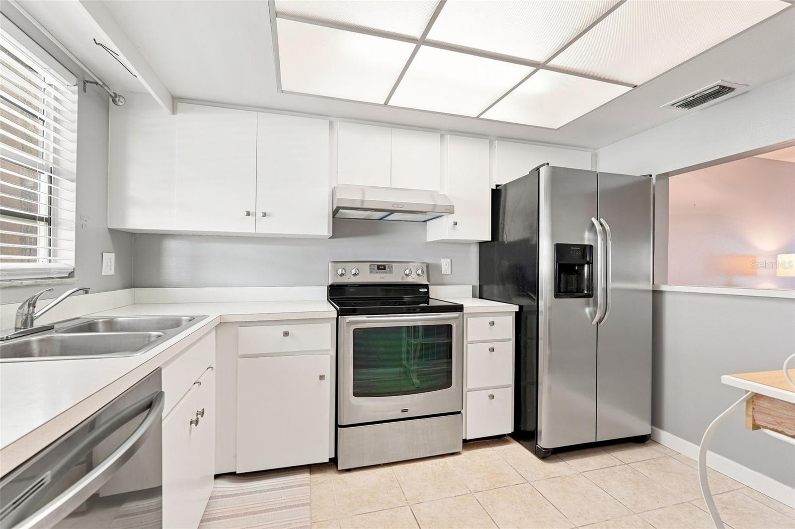 605 ORLANDO AVE — photo 4