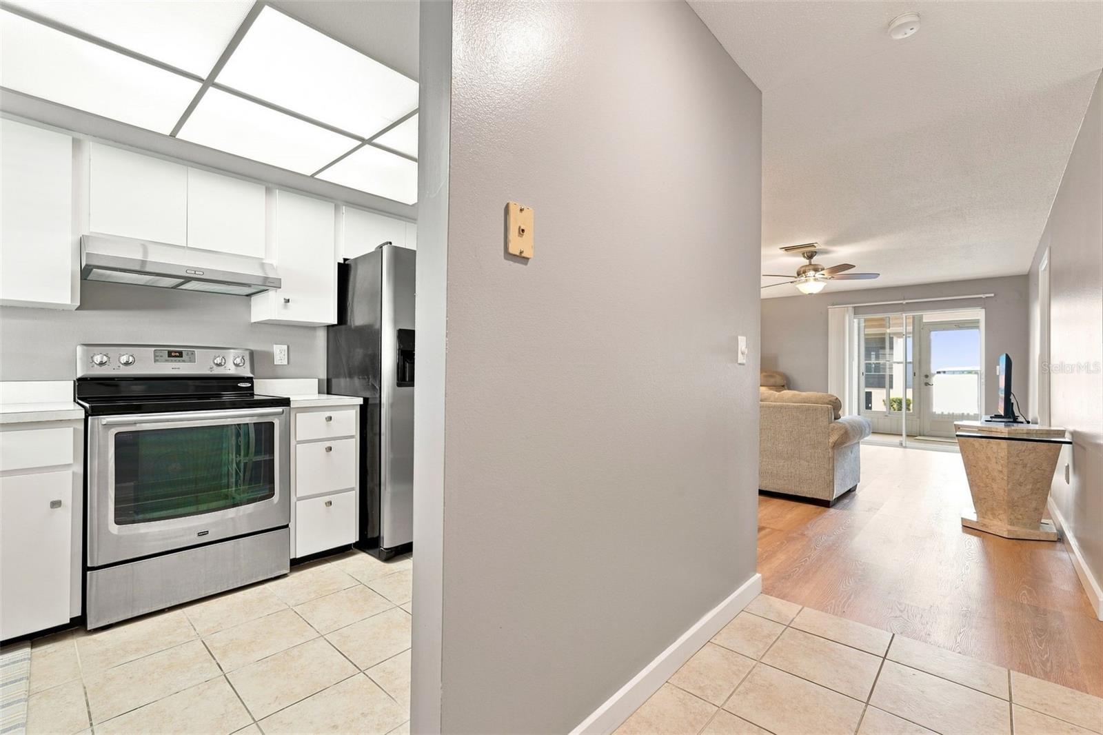 605 ORLANDO AVE — photo 3