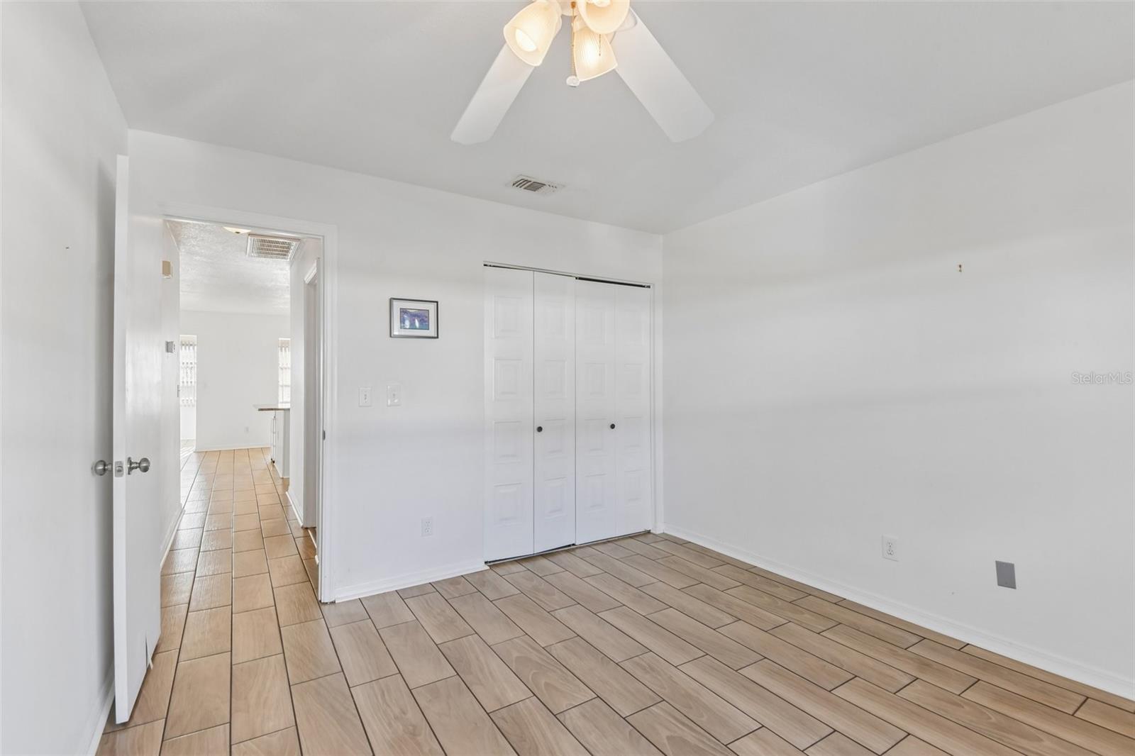 1907 CANTERBURY LN #4 — photo 21