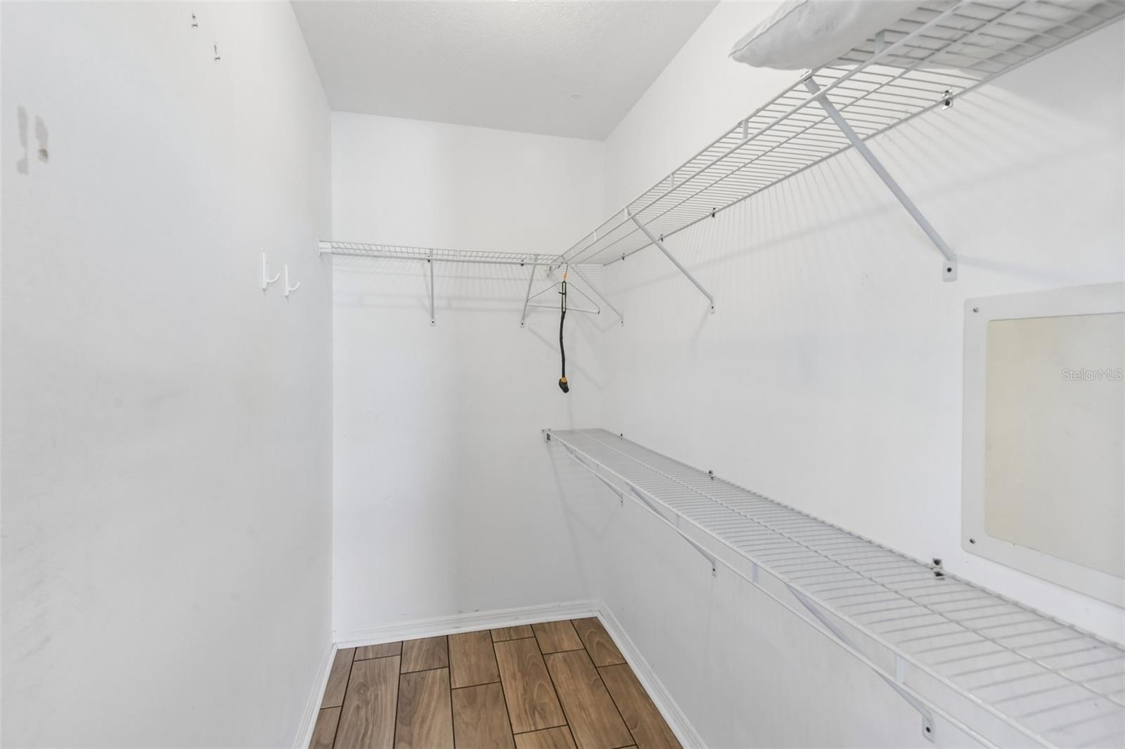 1907 CANTERBURY LN #4 — photo 19