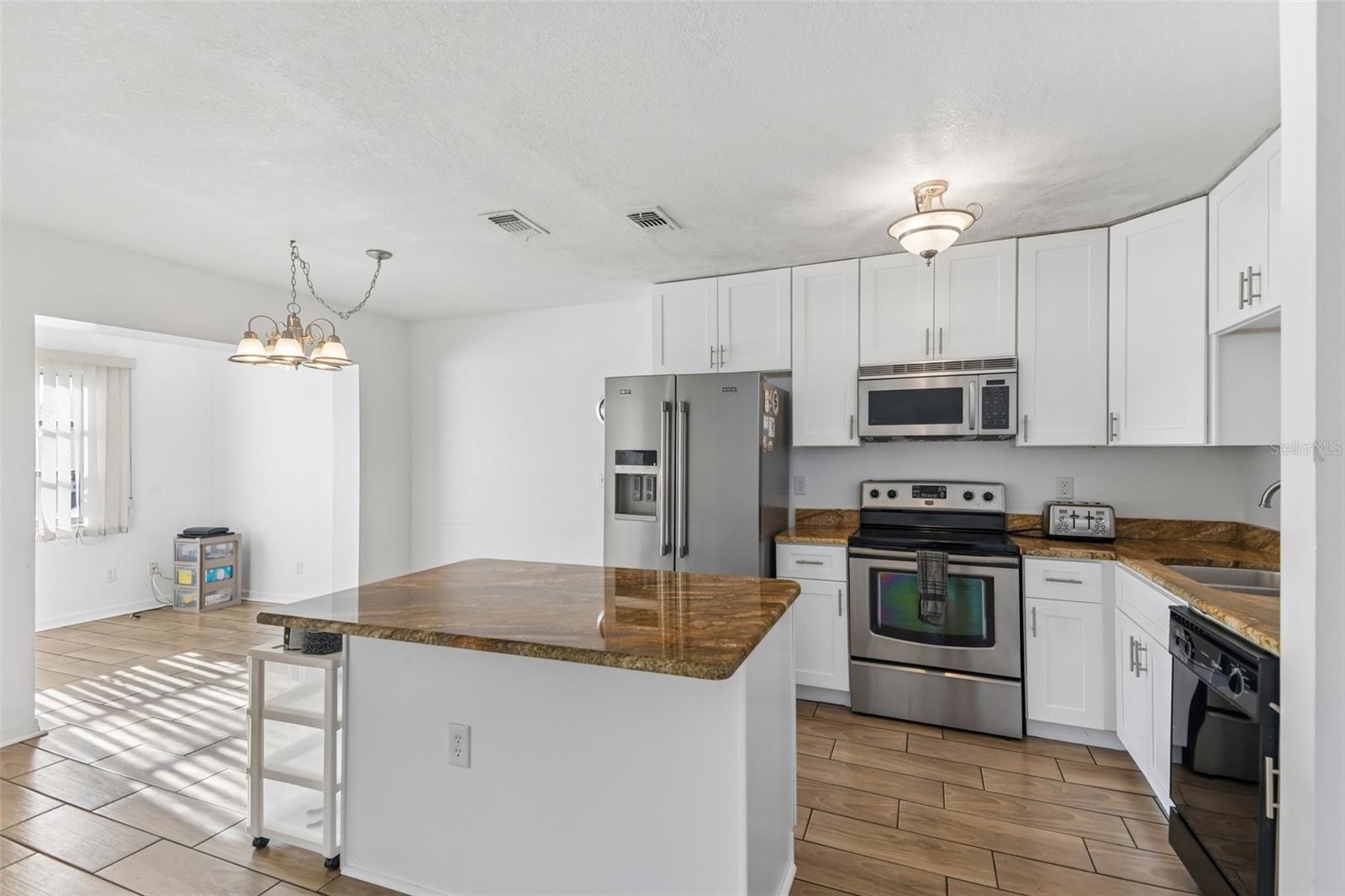 1907 CANTERBURY LN #4 — photo 10
