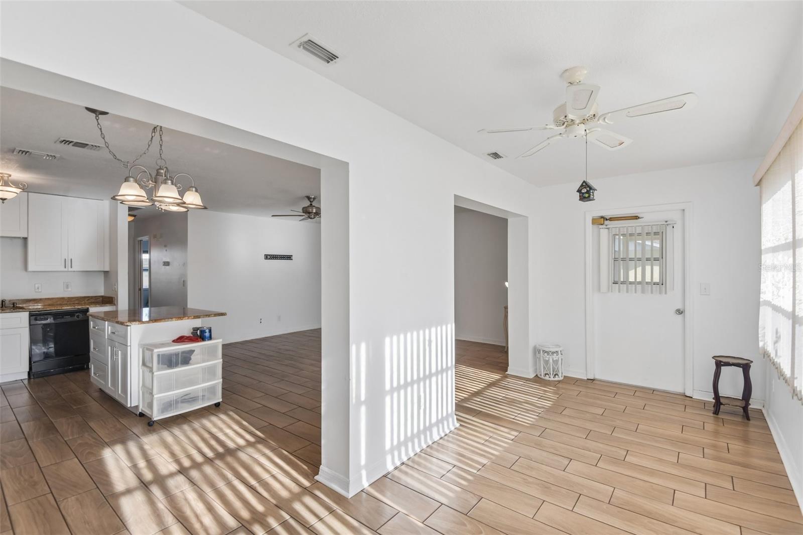 1907 CANTERBURY LN #4 — photo 14