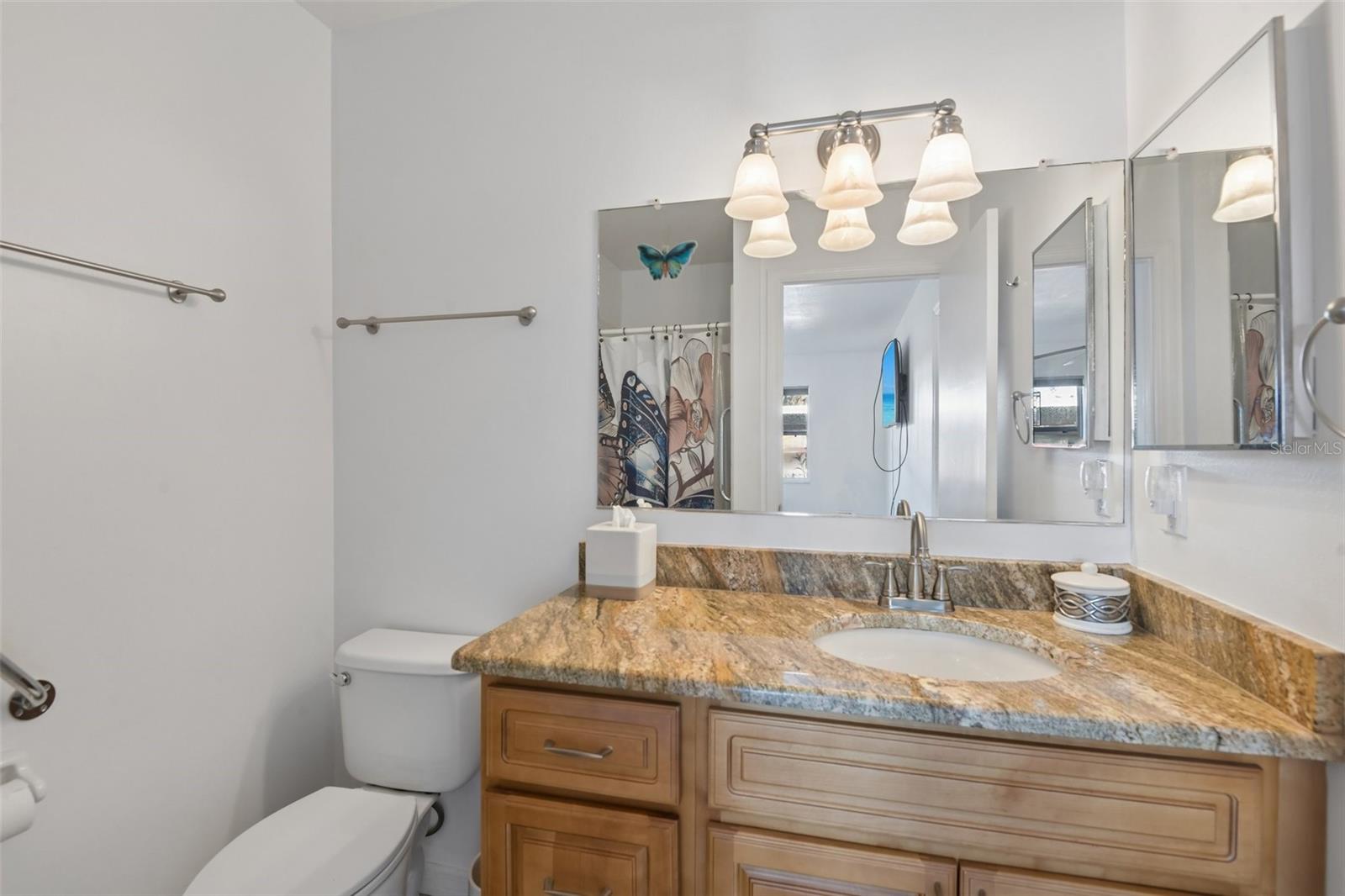 1907 CANTERBURY LN #4 — photo 18
