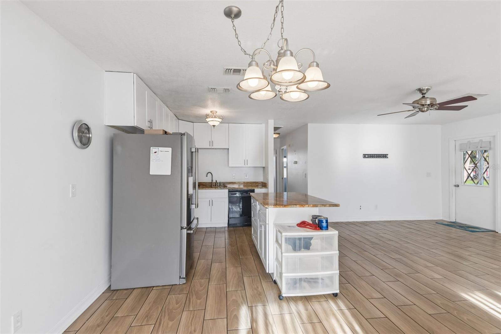 1907 CANTERBURY LN #4 — photo 9