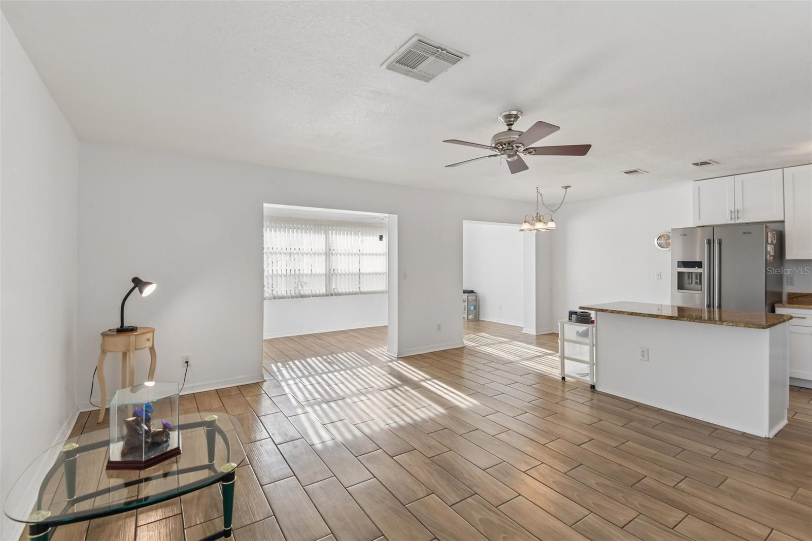 1907 CANTERBURY LN #4 — photo 3