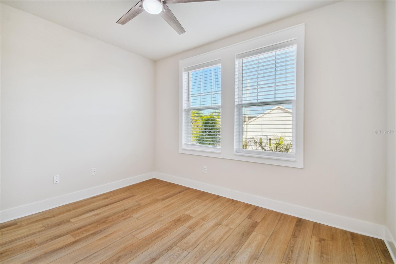 407 FINN WAY — photo 40