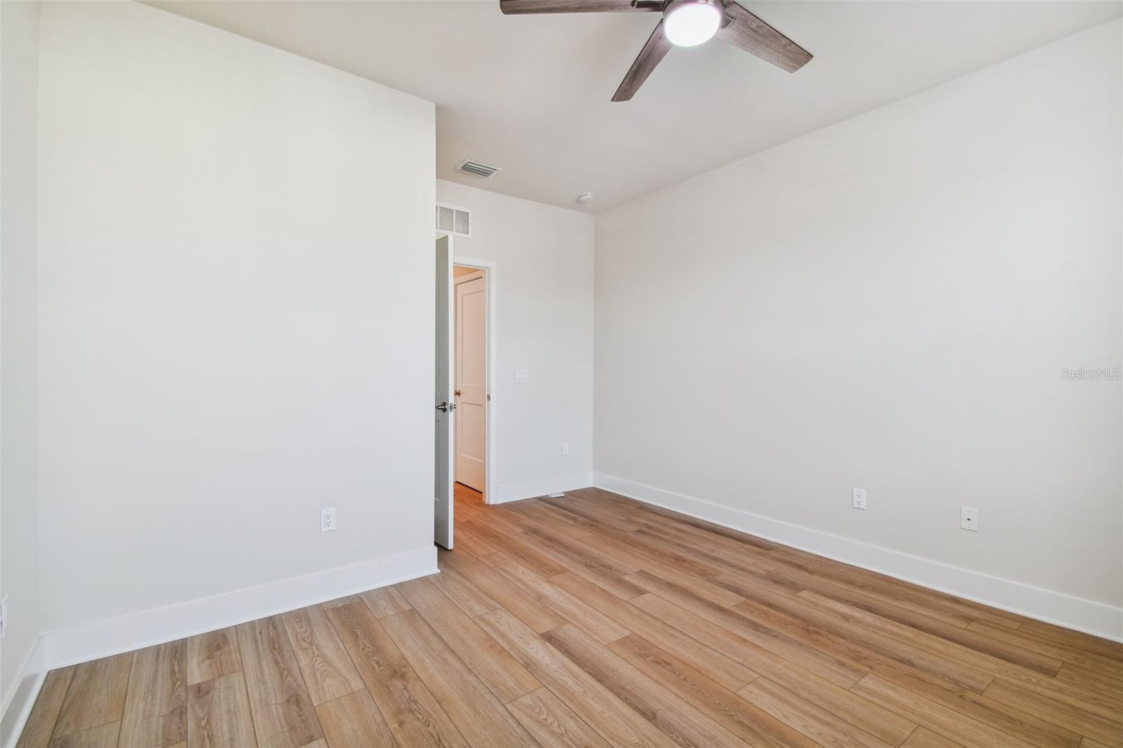 407 FINN WAY — photo 39
