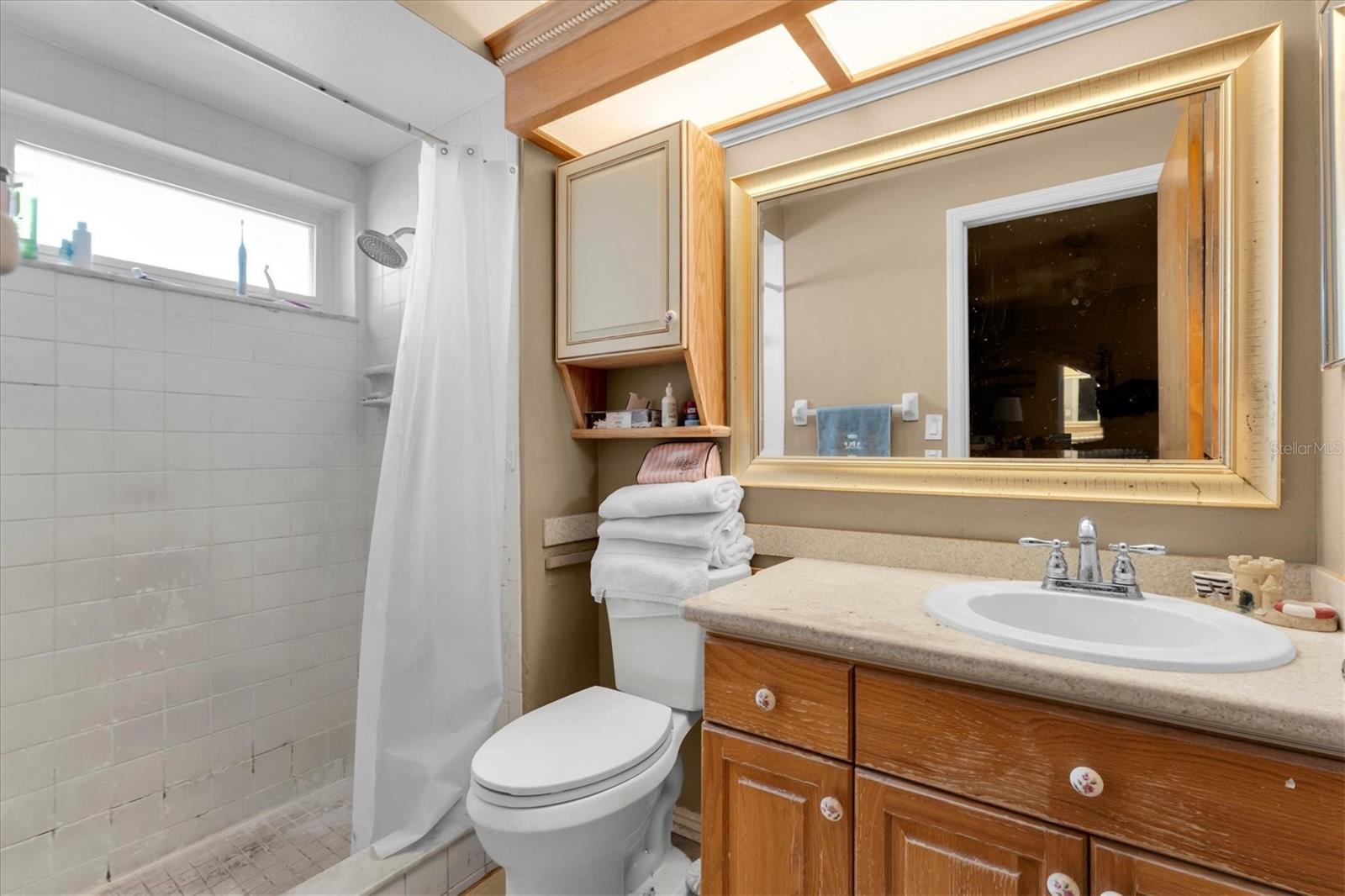 10833 LIVINGSTON DR — photo 28