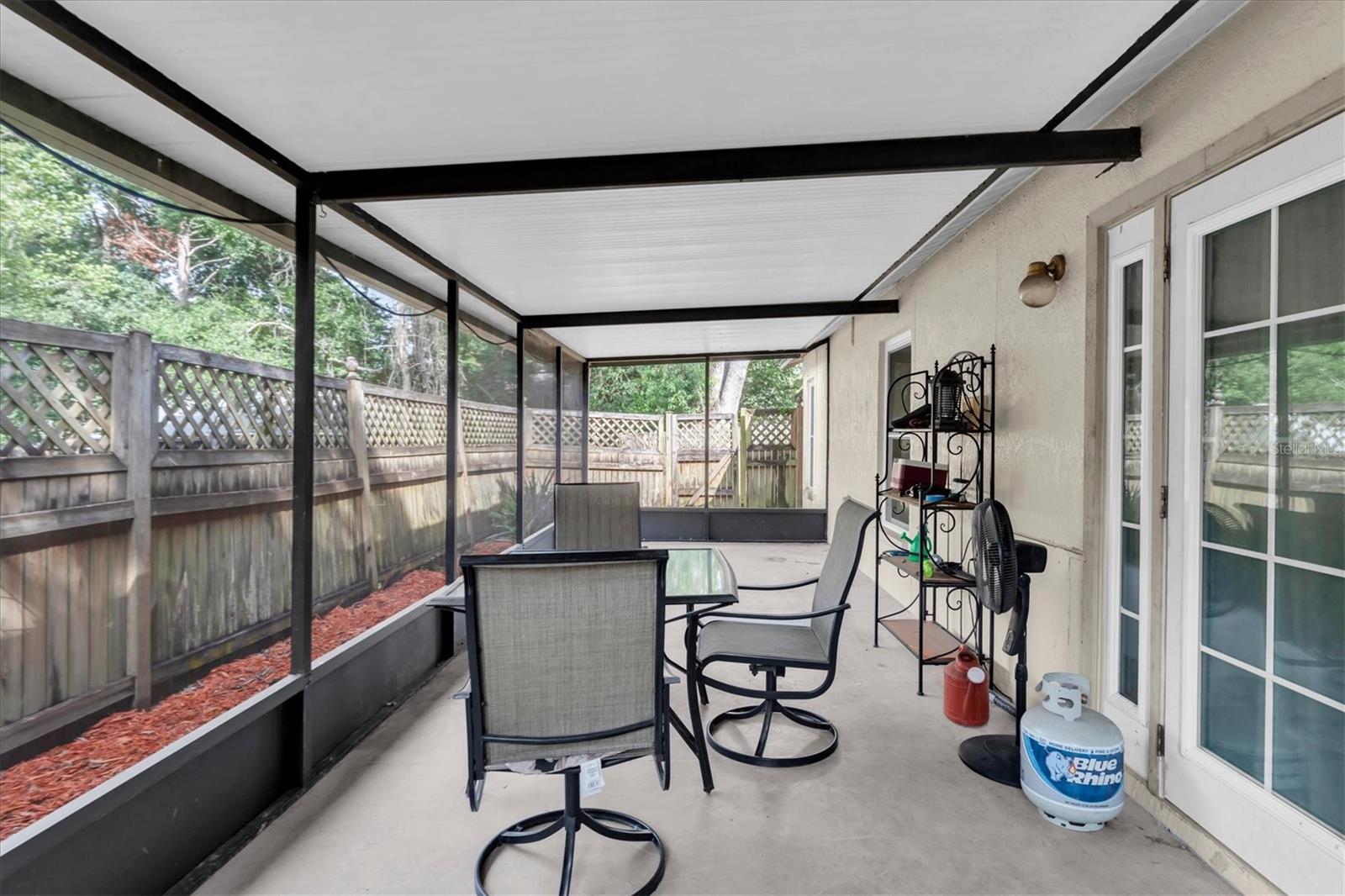 10833 LIVINGSTON DR — photo 31