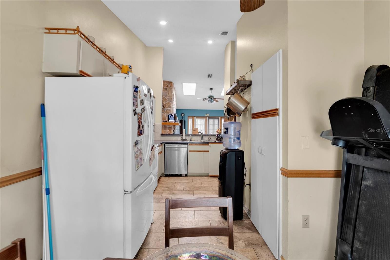 10833 LIVINGSTON DR — photo 13