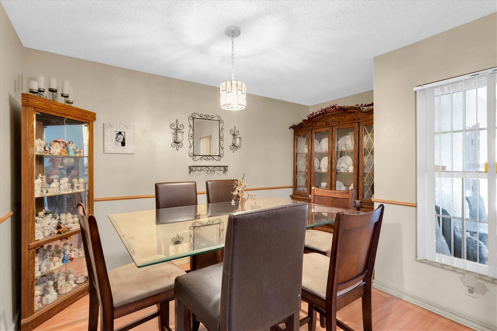 10833 LIVINGSTON DR — photo 17