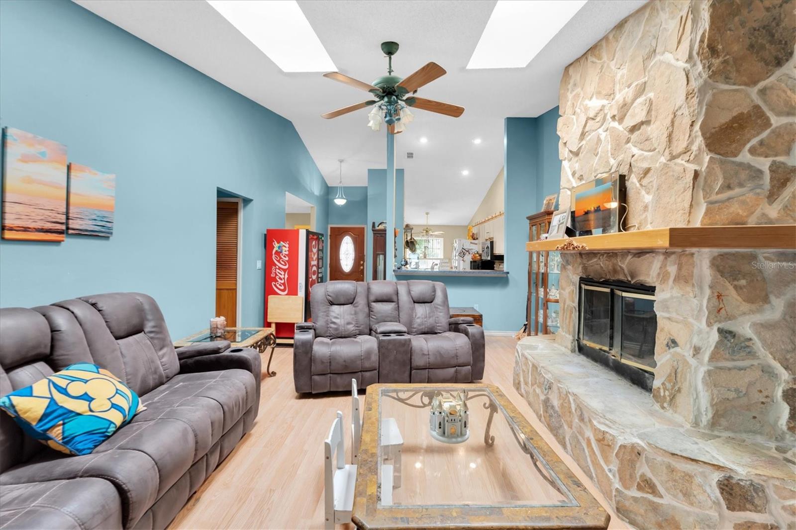 10833 LIVINGSTON DR — photo 8