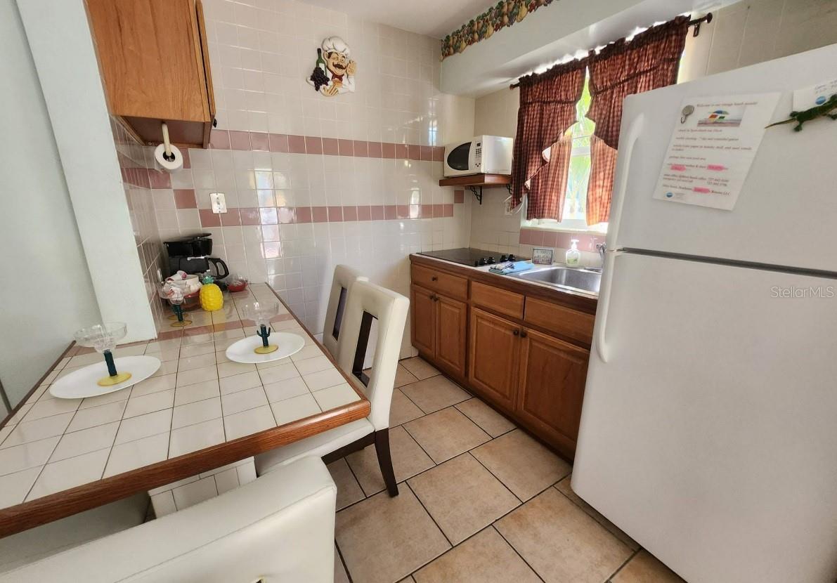 415 HAMDEN DR — photo 2
