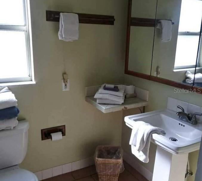 415 HAMDEN DR — photo 8