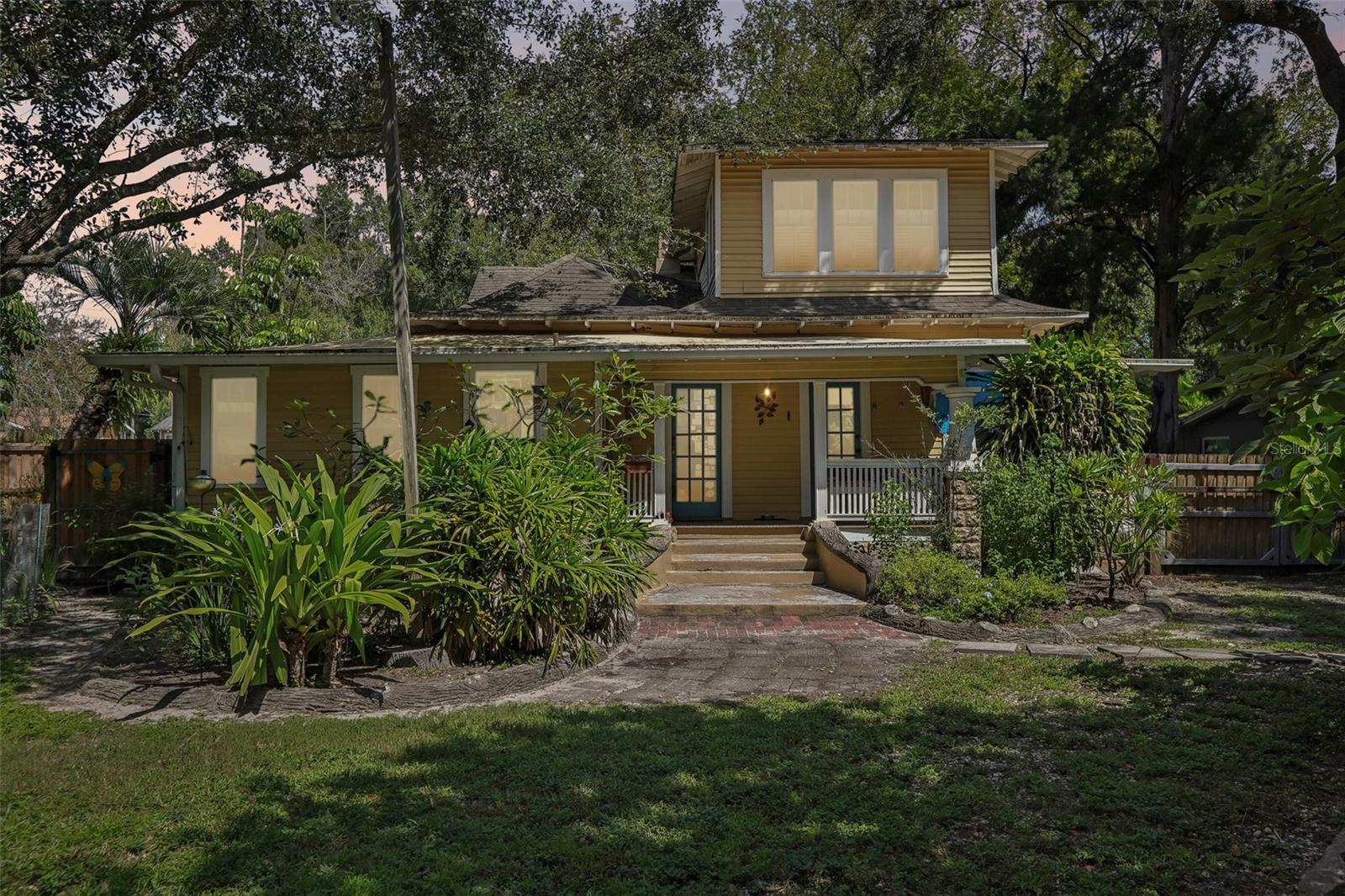 204 W THOMAS ST — photo 2