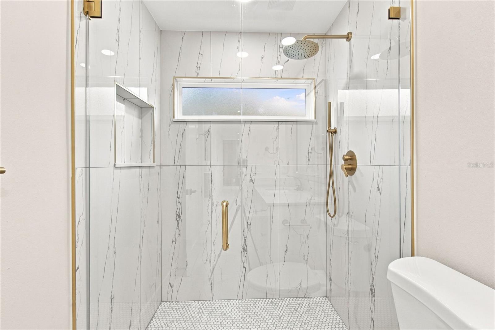 3915 HEADSAIL DR — photo 23