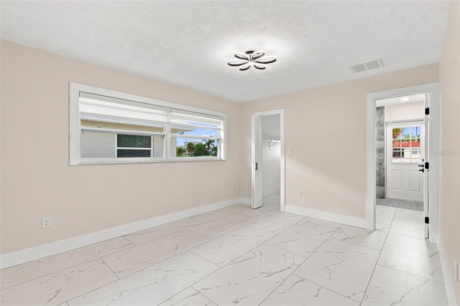 3915 HEADSAIL DR — photo 29
