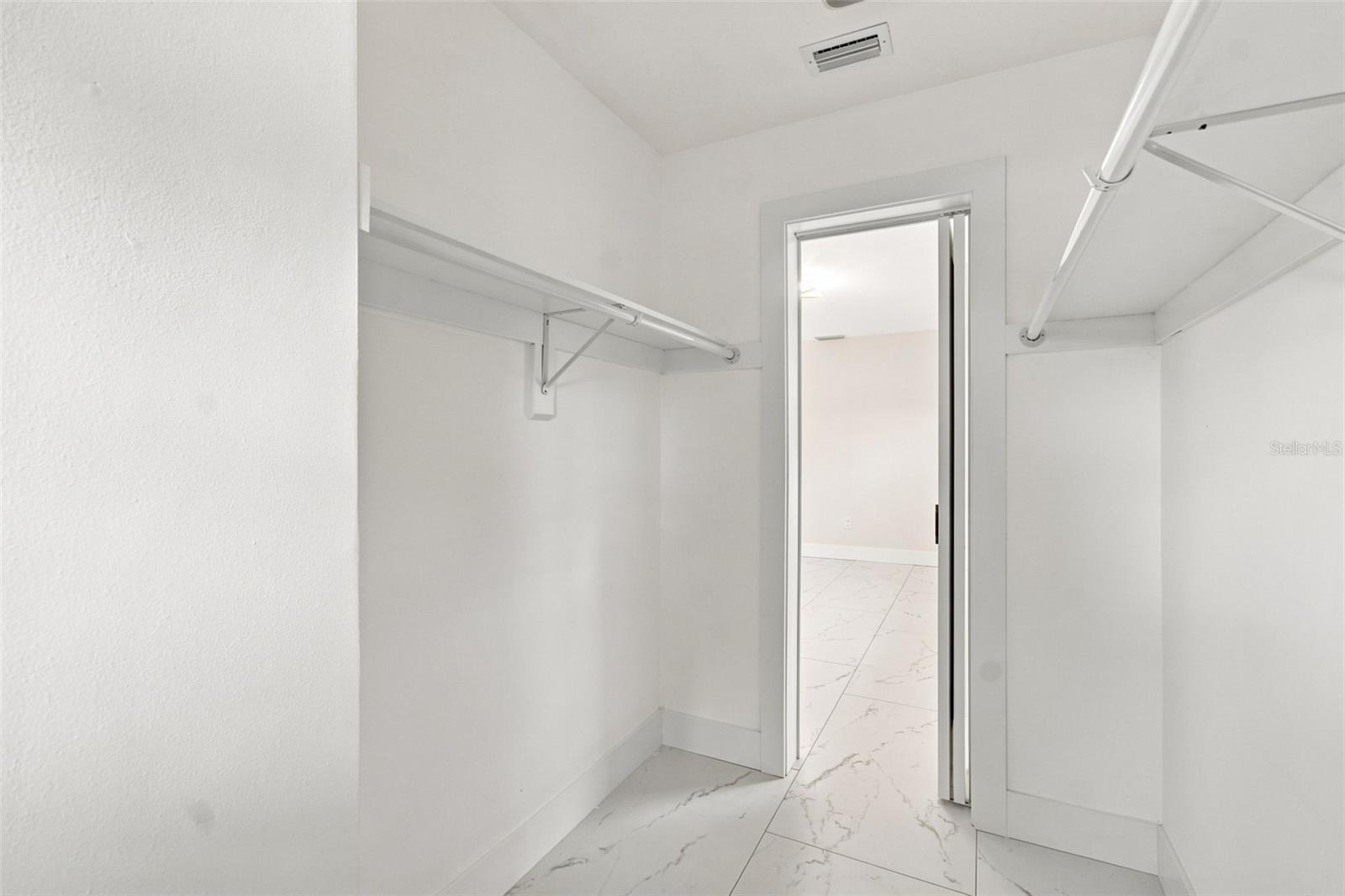 3915 HEADSAIL DR — photo 33