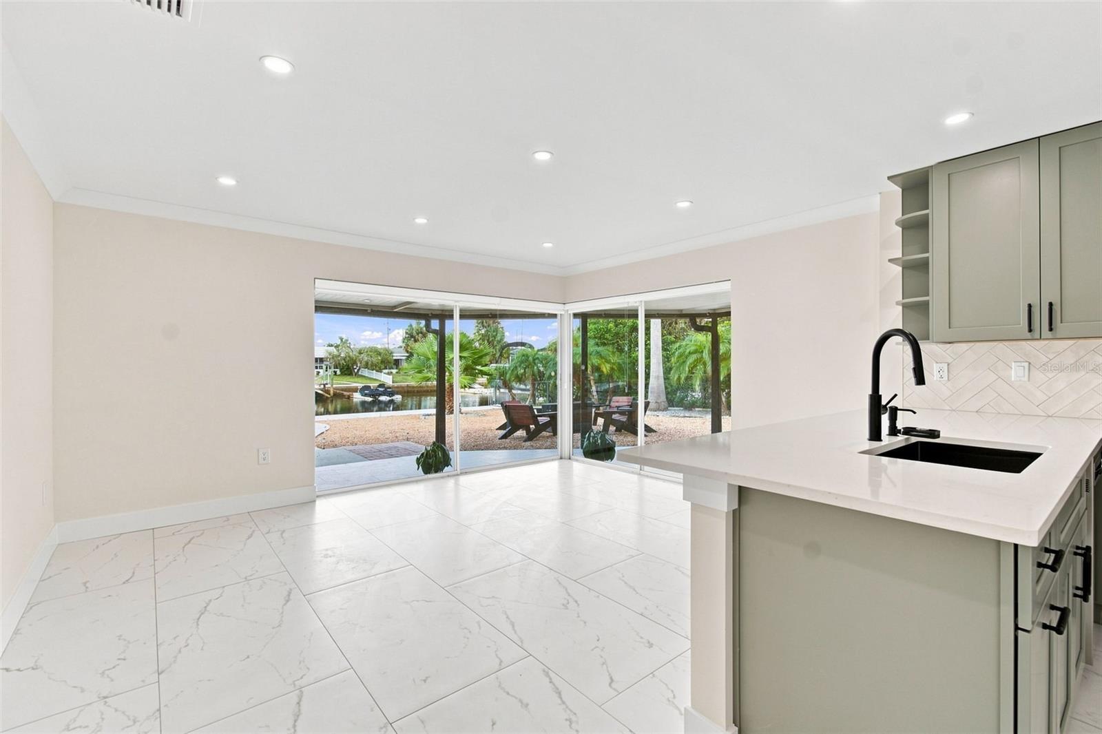 3915 HEADSAIL DR — photo 14