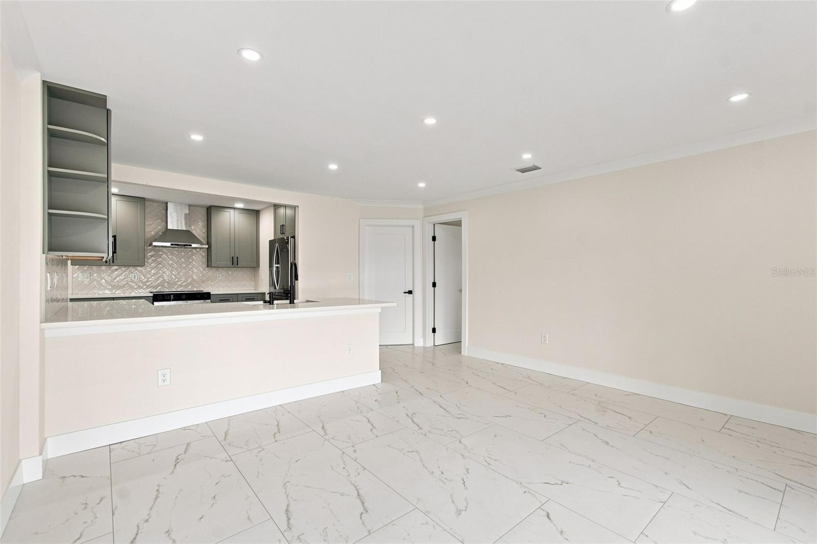 3915 HEADSAIL DR — photo 15