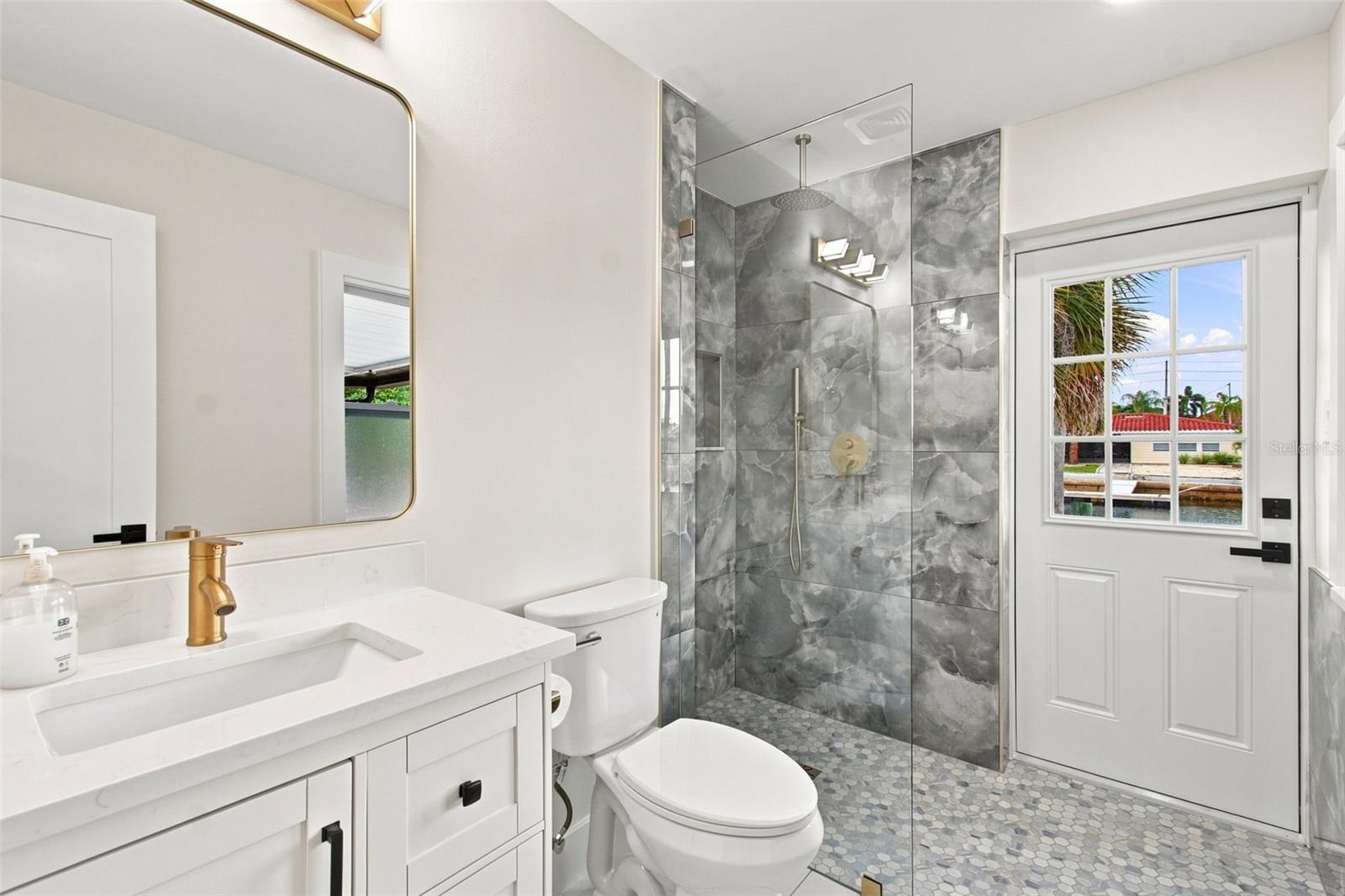 3915 HEADSAIL DR — photo 34