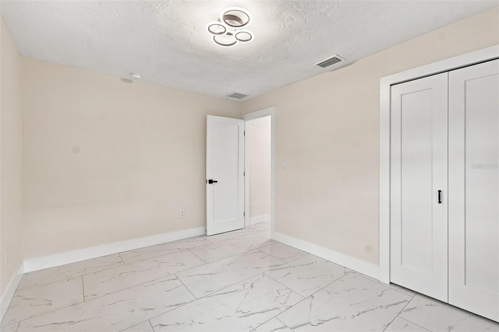 3915 HEADSAIL DR — photo 27