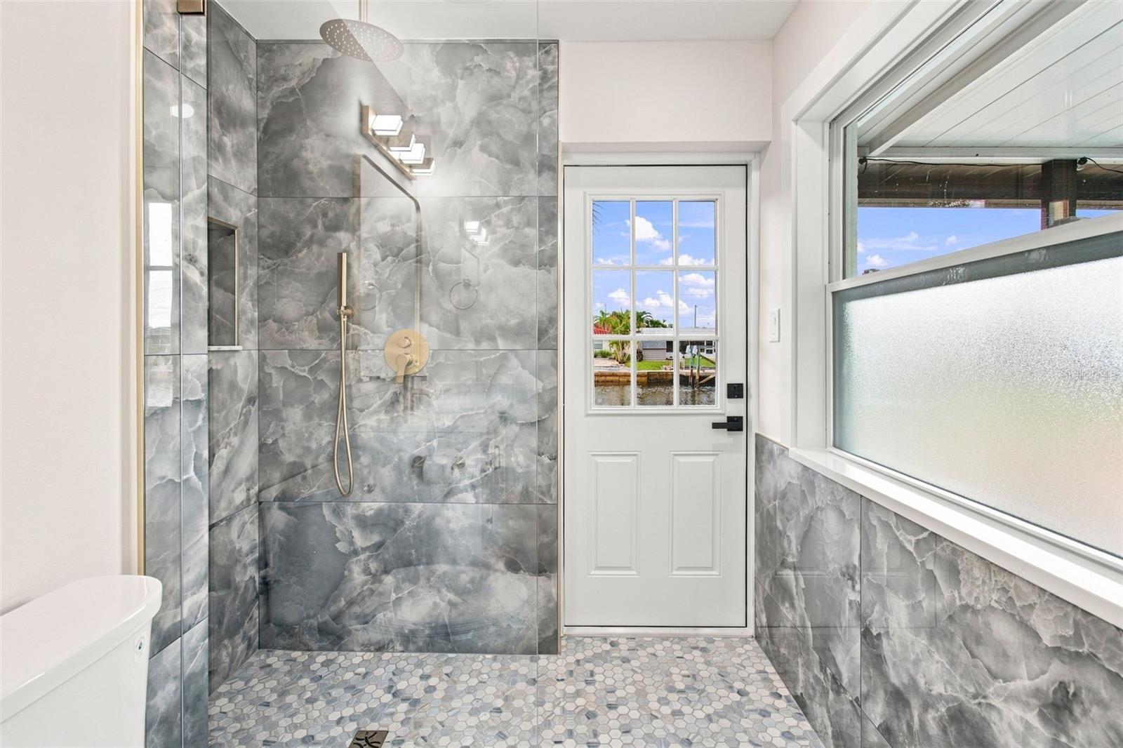 3915 HEADSAIL DR — photo 36