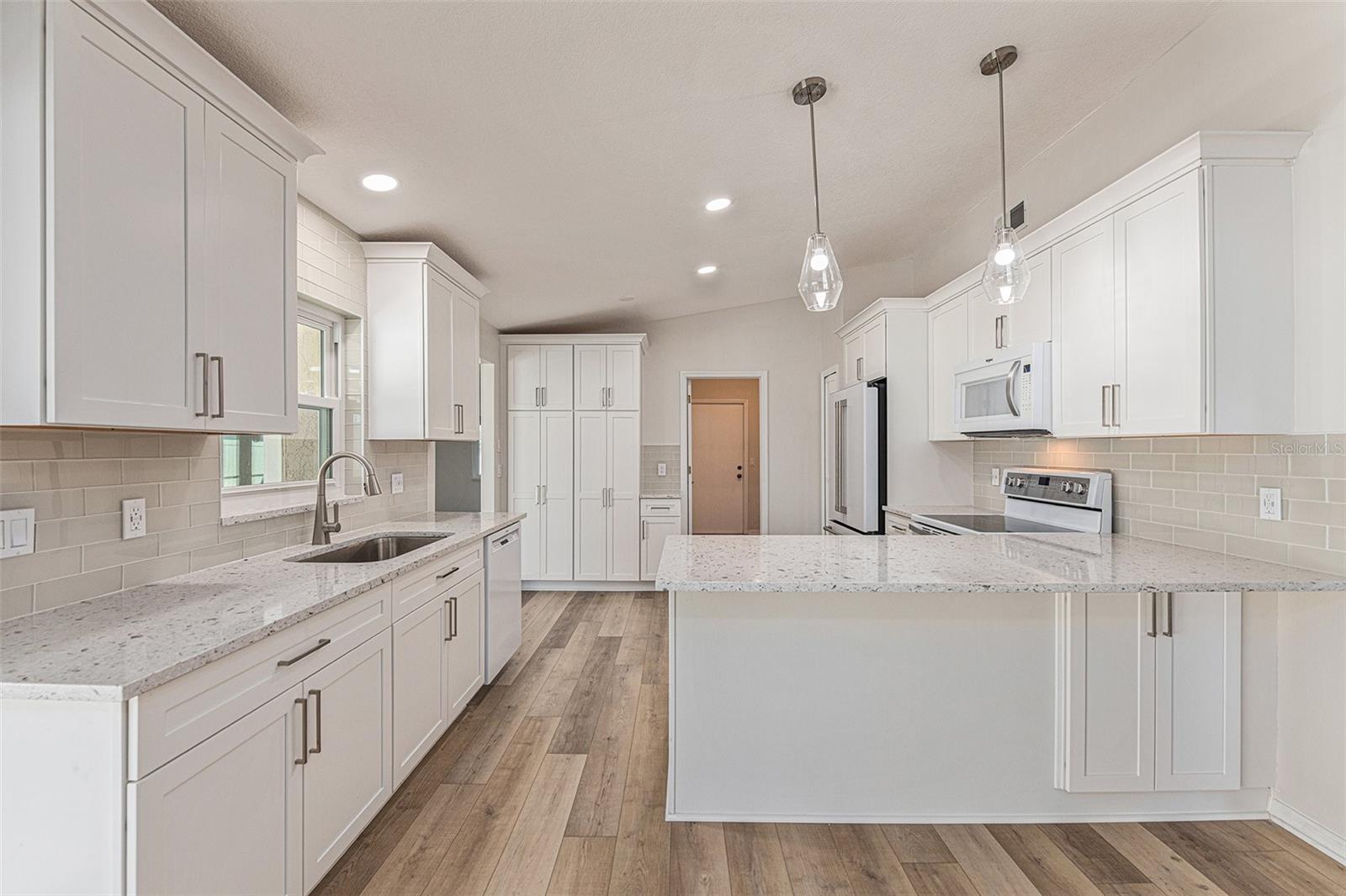 3058 HIDDEN HILLS DR — photo 9