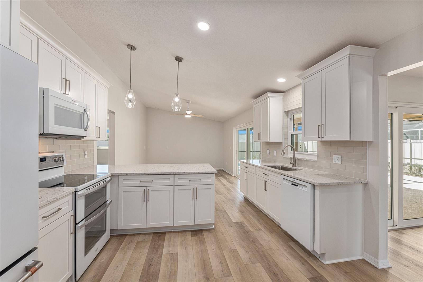 3058 HIDDEN HILLS DR — photo 6