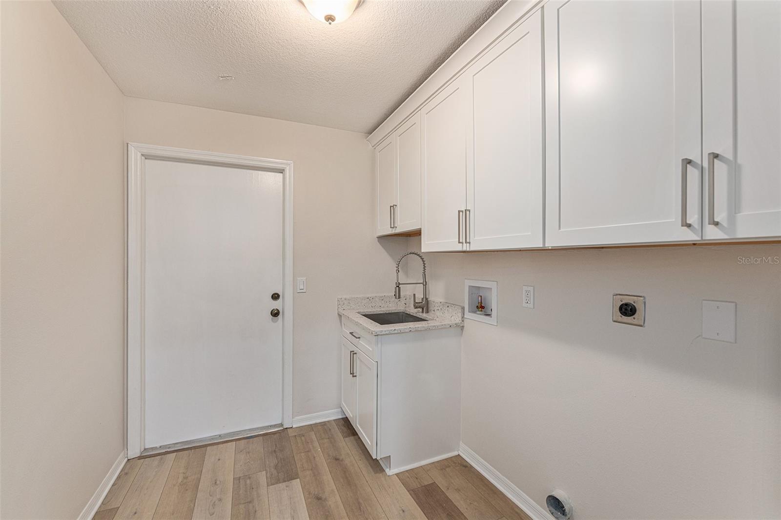 3058 HIDDEN HILLS DR — photo 13