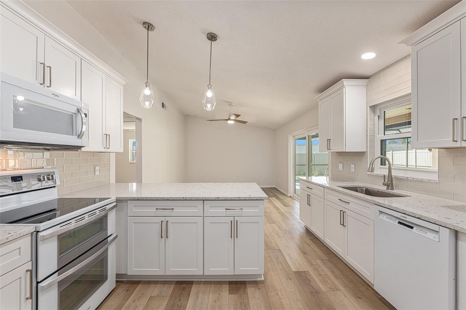 3058 HIDDEN HILLS DR — photo 8